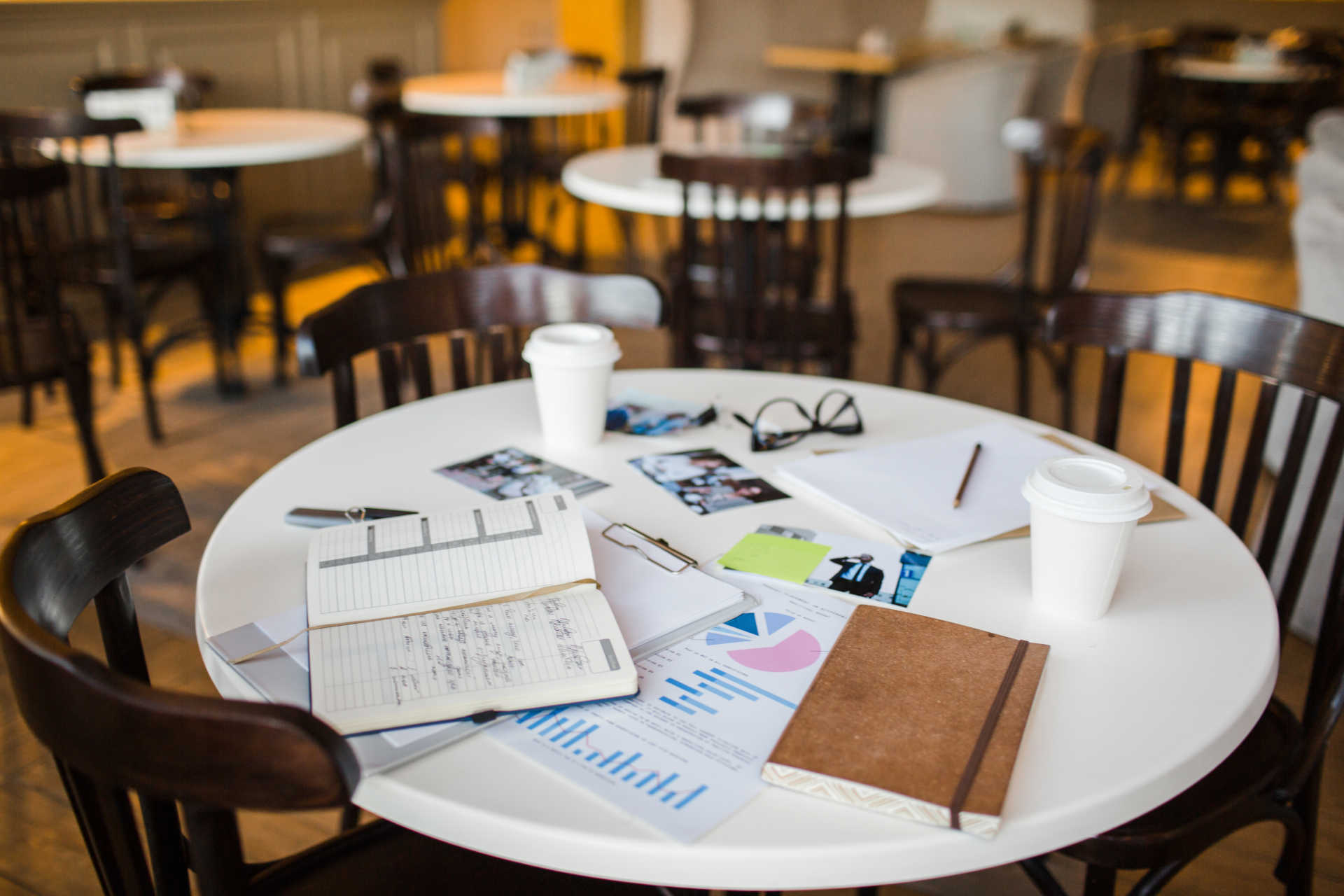 WaiterPad dark mode light mode aplicație restaurant